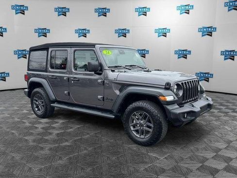 Used 2024 Jeep Wrangler Unlimited Sport AWD/4WD image 8