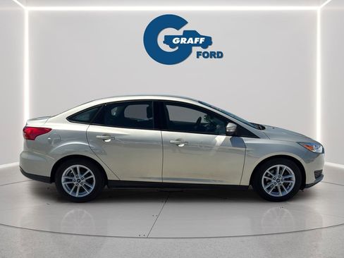 Used 2017 Ford Focus SE FWD image 6
