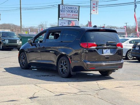 Used 2019 Chrysler Pacifica Touring-L Plus w/ Advanced Safetytec Group image 9