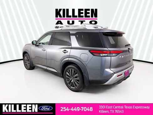 Used 2022 Nissan Pathfinder SL w/ SL Premium Package FWD image 6