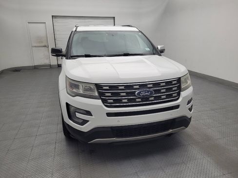 Used 2017 Ford Explorer XLT w/ Equipment Group 202A FWD image 14