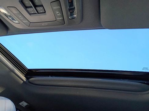 Used 2022 Toyota Sienna XSE image 22