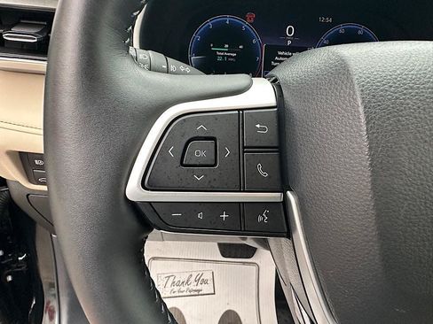 Certified 2024 Toyota Highlander Limited AWD/4WD image 25