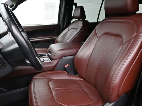 Used 2022 Ford Expedition Max Limited image 11