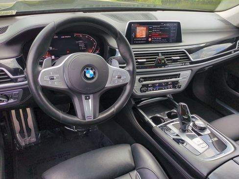Used 2022 BMW M760i xDrive AWD/4WD image 41