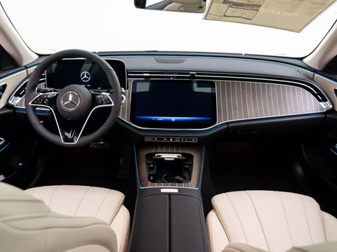 New 2026 Mercedes-Benz E 350 4MATIC Sedan image 10