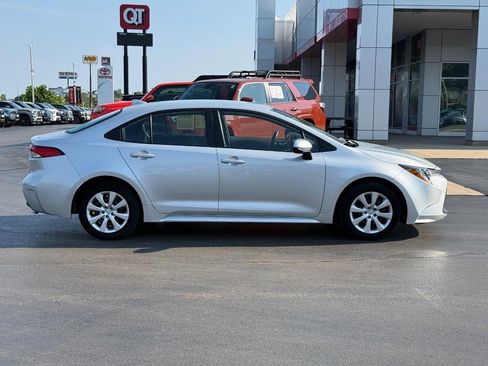 Certified 2025 Toyota Corolla LE FWD image 2