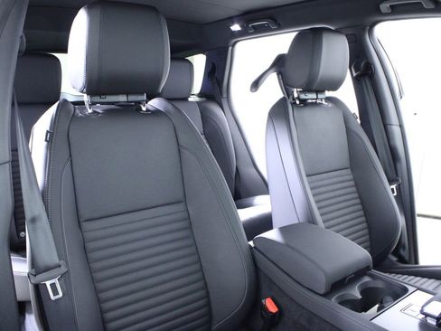 New 2026 Land Rover Discovery Sport Landmark image 13