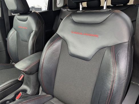 Used 2018 Jeep Compass Trailhawk w/ Navigation Group image 20