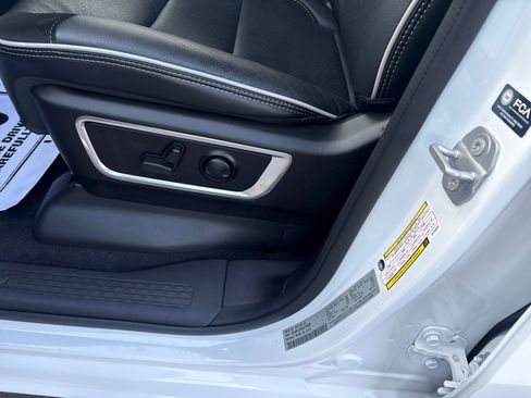 Used 2025 RAM 1500 Laramie image 17