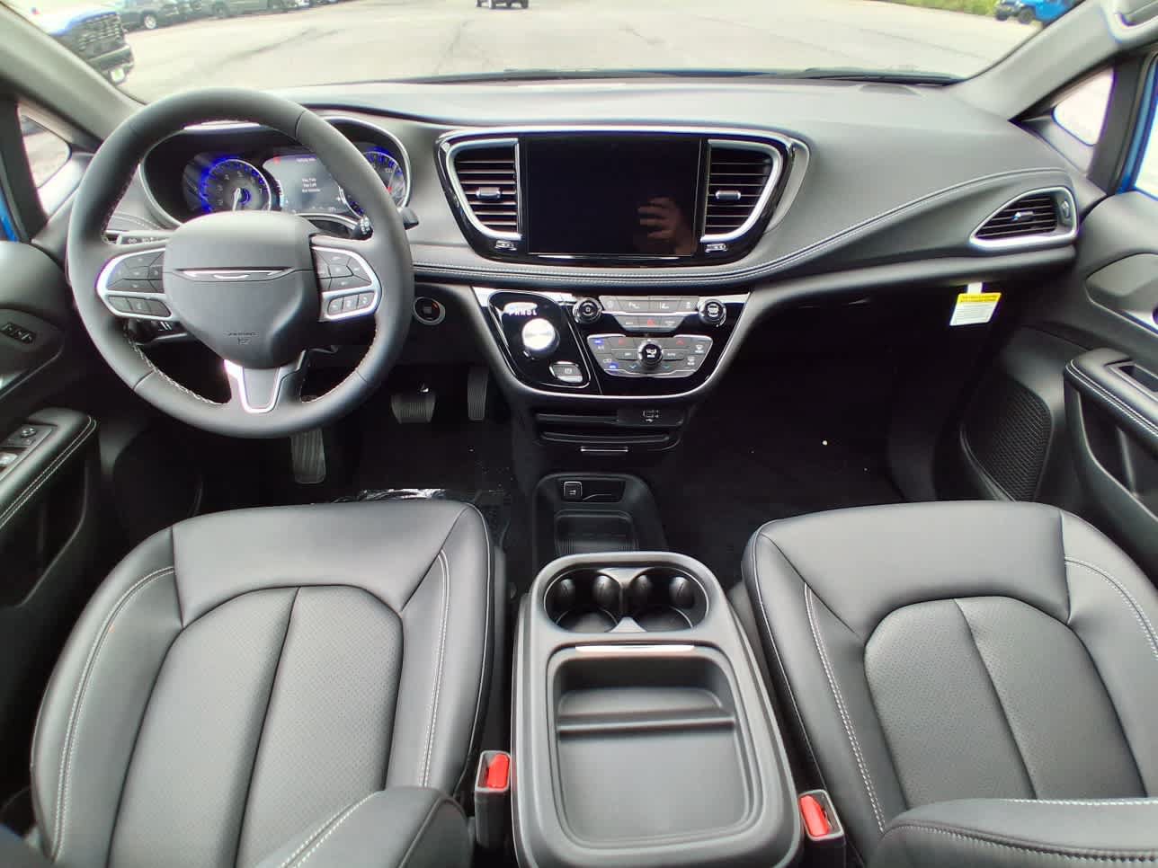 New 2027 Chrysler Pacifica Select AWD/4WD image 17