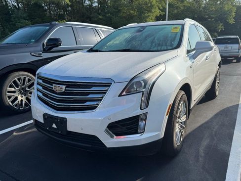 Used 2019 Cadillac XT5 Luxury FWD image 2