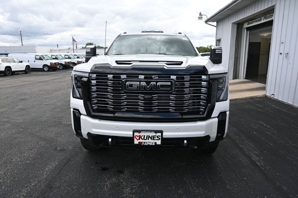 Used 2025 GMC Sierra 3500 Denali Ultimate AWD/4WD image 14