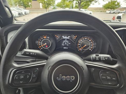 Used 2024 Jeep Wrangler Unlimited Sport AWD/4WD image 11