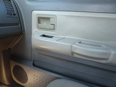 Used 2006 Dodge Dakota SLT w/ SLT Value Group image 28