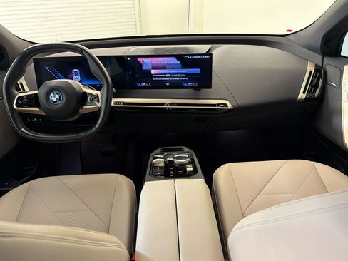 Used 2022 BMW iX xDrive50 w/ Convenience Package AWD/4WD image 13