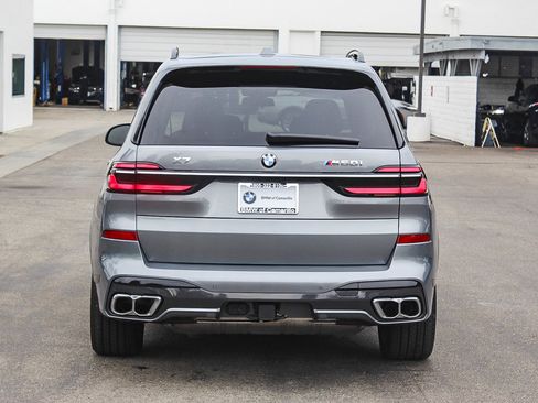 Used 2025 BMW X7 M60i image 5