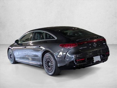 Certified 2022 Mercedes-Benz EQS 580 4MATIC Sedan image 11