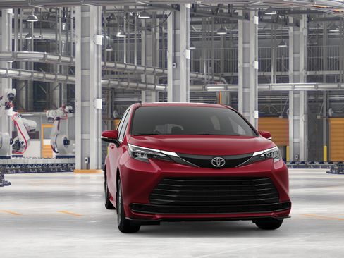 New 2026 Toyota Sienna LE FWD image 18