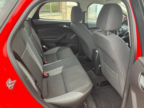 Used 2014 Ford Focus SE FWD image 16