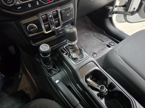 Used 2022 Jeep Wrangler Unlimited Sport image 35