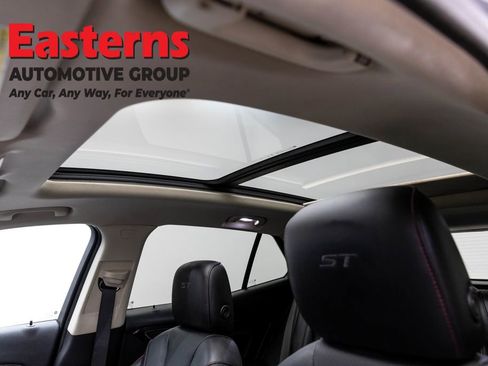 Used 2023 Buick Envision Essence w/ Sport Touring Package FWD image 36