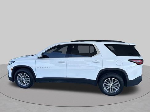 Used 2023 Chevrolet Traverse LT FWD image 4