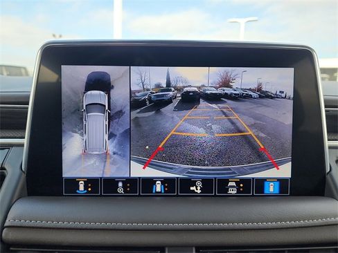 Used 2021 GMC Yukon SLT w/ Rear Media and Nav Package image 25