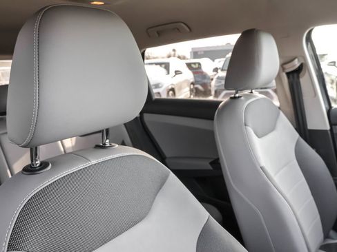 Certified 2022 Volkswagen Taos SE w/ IQ.Drive SE Package image 38