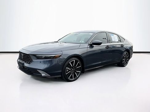 Used 2024 Honda Accord Touring image 3