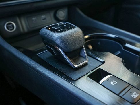 Used 2023 Nissan Rogue SV w/ SV Premium Package image 37