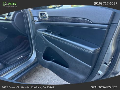 Used 2012 Jeep Grand Cherokee Laredo AWD/4WD image 25