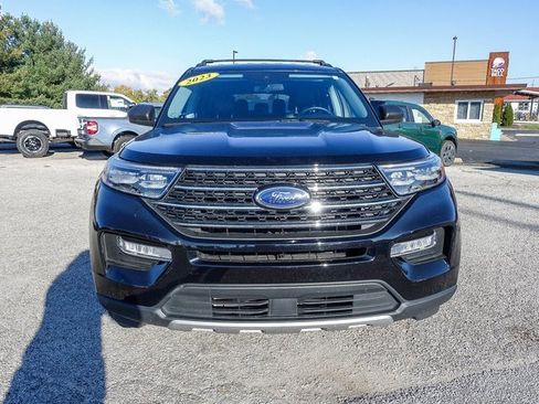 Used 2023 Ford Explorer XLT w/ Equipment Group 202A image 9