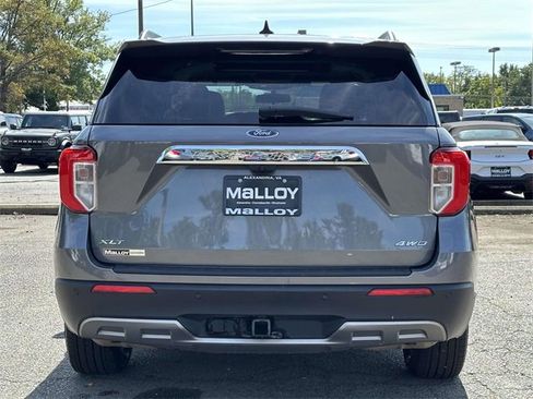 Used 2022 Ford Explorer XLT w/ Equipment Group 202A image 3