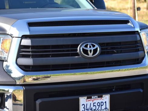 Used 2014 Toyota Tundra SR5 w/ SR5 Upgrade Package RWD image 30