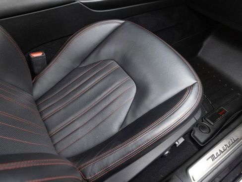 Used 2017 Maserati Levante S image 30