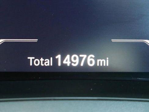 Used 2022 BMW M4 xDrive Competition image 32