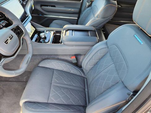 New 2024 Jeep Grand Wagoneer Series III w/ HD Trailer Tow Package image 11