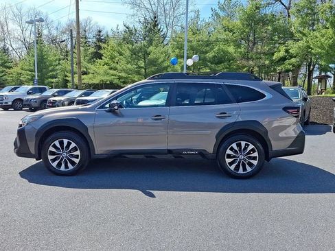 Used 2023 Subaru Outback Limited AWD/4WD image 5