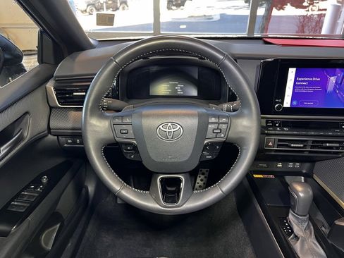 Certified 2025 Toyota Camry SE image 17