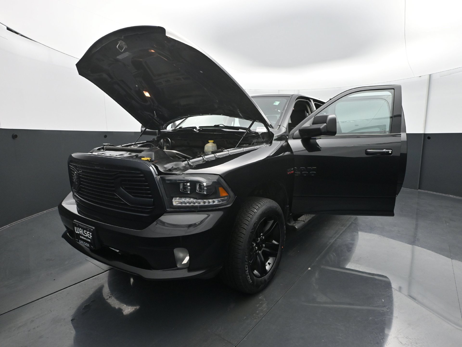 Used 2015 RAM 1500 Sport w/ Black Ram 1500 Sport Group AWD/4WD image 29