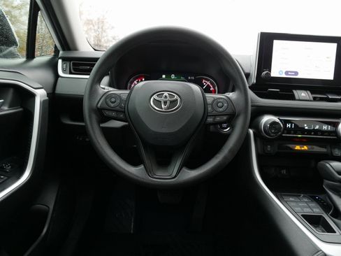 Used 2023 Toyota RAV4 XLE image 21