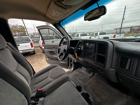 Used 2006 Chevrolet Silverado 1500 LT w/ Light Duty Power Package image 35