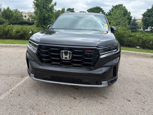 Used 2020 Honda Pilot Touring image 2
