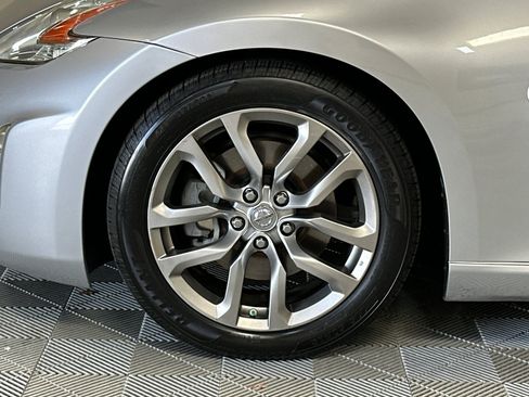 Used 2013 Nissan 370Z Coupe RWD image 41