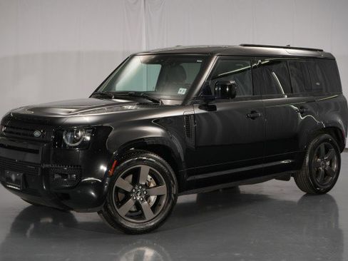 Used 2023 Land Rover Defender 110 X-Dynamic SE AWD/4WD image 1