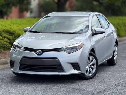 Used 2015 Toyota Corolla LE FWD image 1