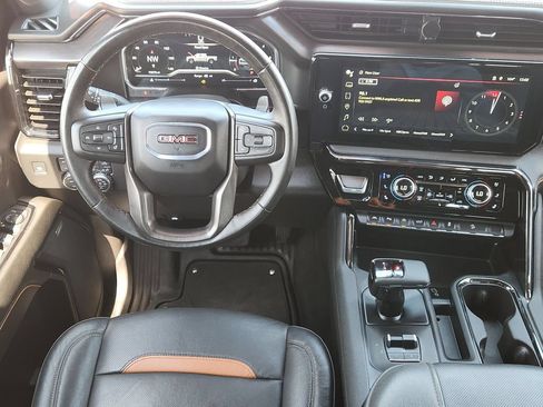 Used 2024 GMC Sierra 1500 AT4 w/ Technology Package AWD/4WD image 19
