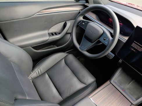 Used 2023 Tesla Model S AWD/4WD image 30
