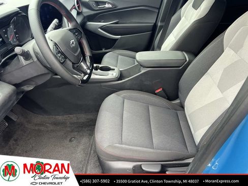 Certified 2025 Chevrolet Trax RS w/ Driver Confidence Package FWD image 17